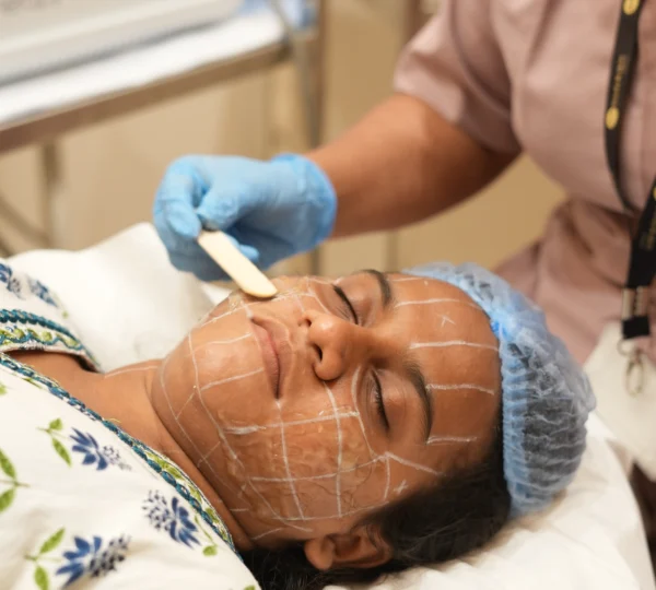 Client receiving skin treatment at Vivo Body and Skin Clinic mumbai